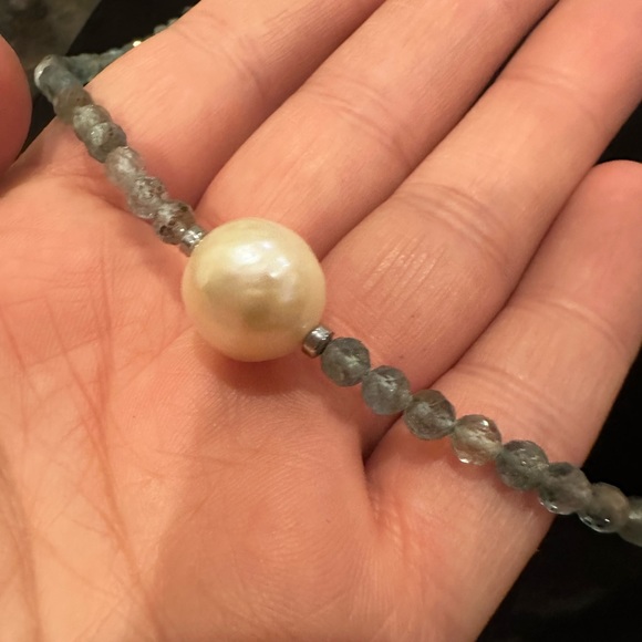 NEW Large Freshwater Pearl and Crystal necklace with 925 sterling silver closure - Picture 4 of 10